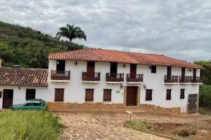 Alojamiento El Retiro Barichara Apto. 202 con piscina.