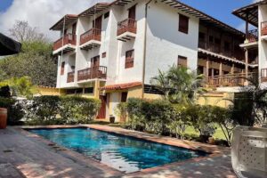 Alojamiento para teletrabajo El Retiro Barichara apto.103 con piscina.