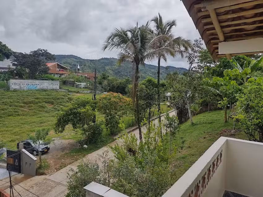 ALOJAMIENTO RURAL LA EMBAJADA M&Aacute;GICA