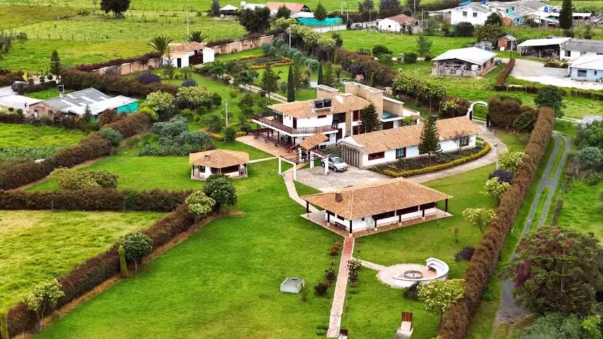 Alojamiento y Eventos Villa Mariana