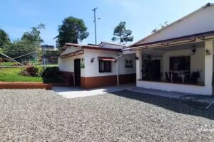 Alojamiento y Parqueadero Parque de la familia