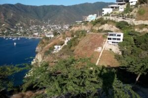 Aluna Caba&ntilde;as