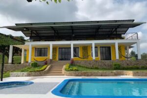 Amarelo casa campestre