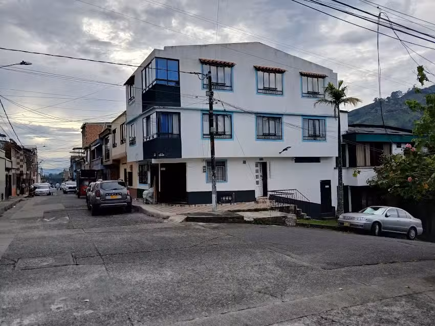 Aparta-Estudios Pereira calle 35