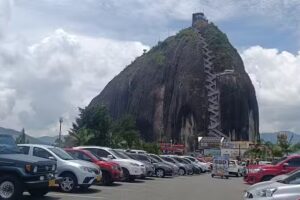 APARTA HOTEL LA AVENIDA , PE&Ntilde;OL PLAZA