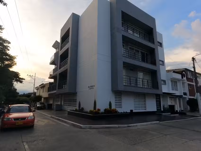 APARTAHOTEL BALCONES DE LA RIVERA