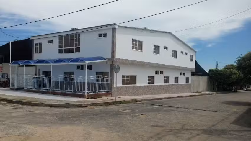 Aquarium Plaza Hotel