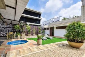 Arboledas&rsquo; hosting