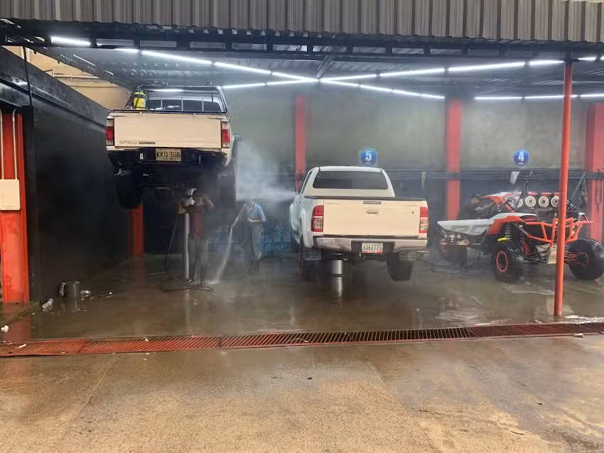 Autolavado & Hotel Estaci&oacute;n del Este