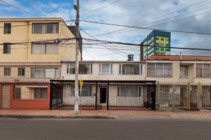 Ayenda 1055 Agora INN Corferias