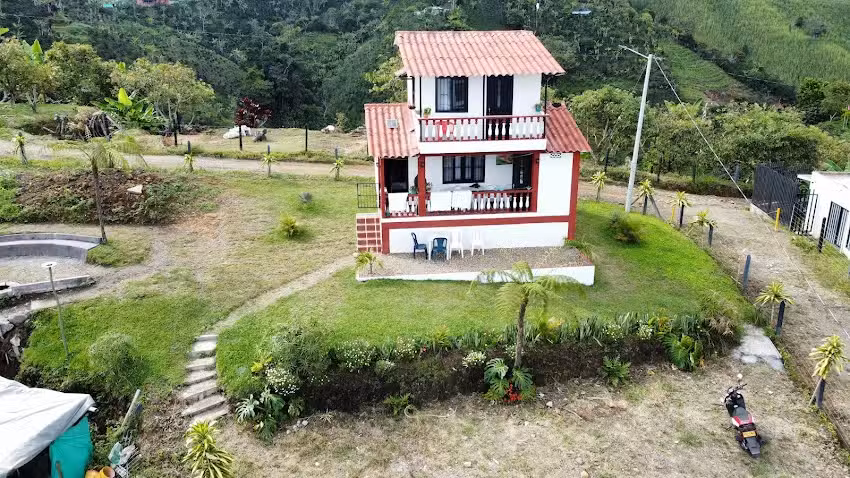 AZAHARES DE CAFETO Caba&ntilde;as