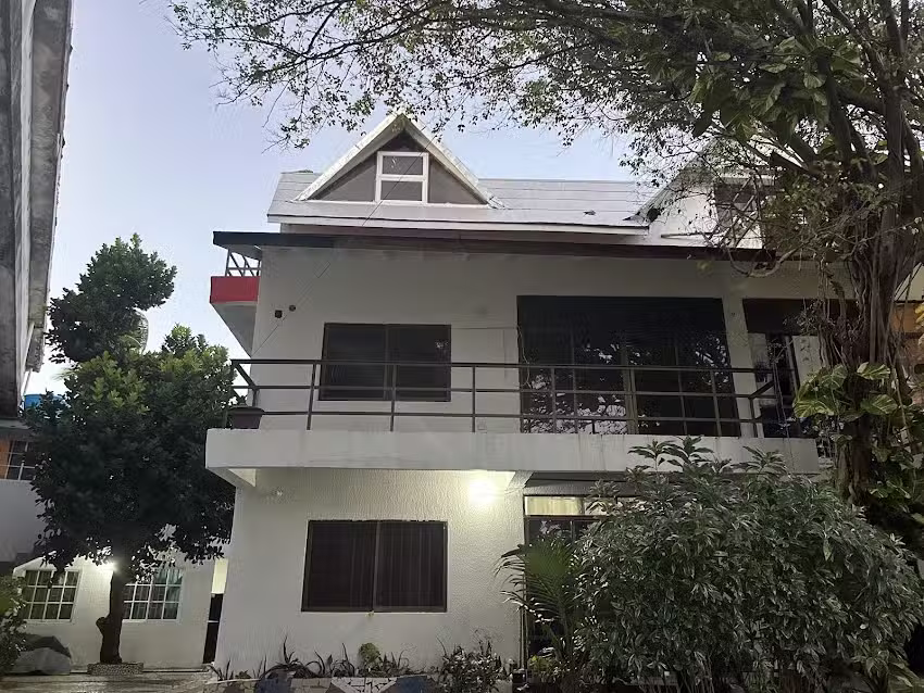 Bugry Beach House Inn