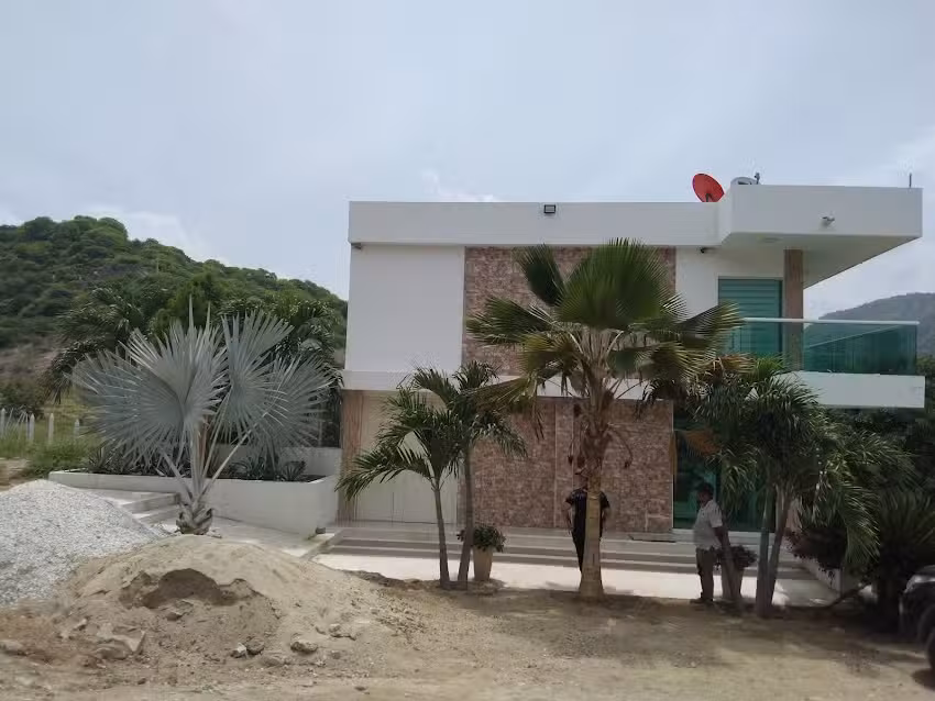 Caba&ntilde;a Armily luxury