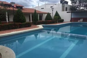 Caba&ntilde;a cabana blanca