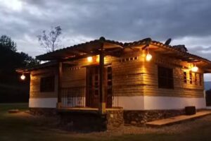 Caba&ntilde;a De La Monta&ntilde;a En El Laberinto