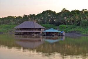 Caba&ntilde;a Flotante Kurupira