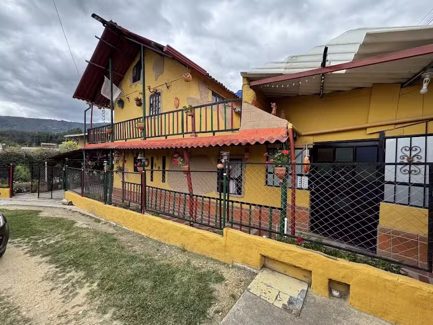 Caba&ntilde;a hotel Tornasol