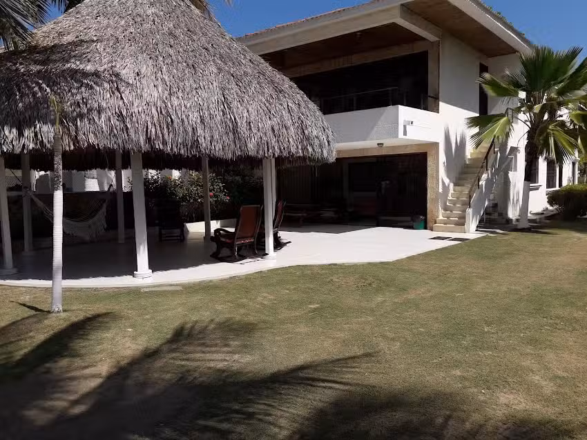 Caba&ntilde;a Las Carretas