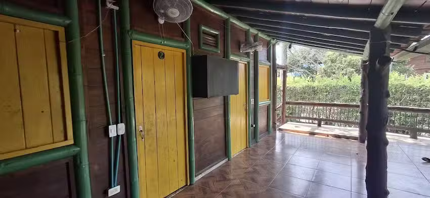 Caba&ntilde;a Los Almendros