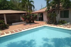 Caba&ntilde;a Los Jardines