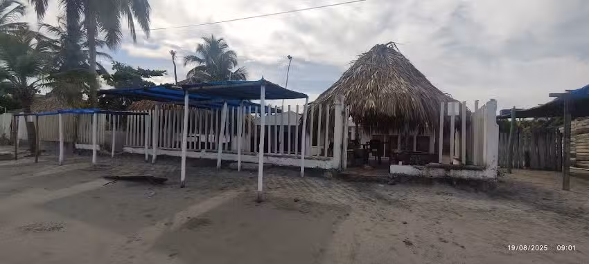 Caba&ntilde;a Mary plaza