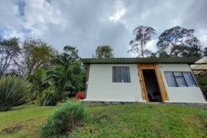 Caba&ntilde;a Mirador de la colina