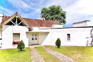 Caba&ntilde;a Paradise En Guatap&eacute;