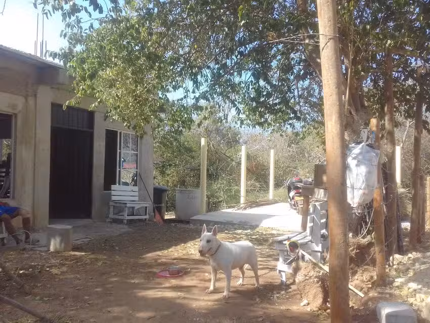 Caba&ntilde;a pie de loma