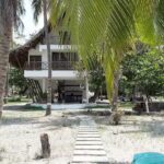 Caba&ntilde;a playa azul