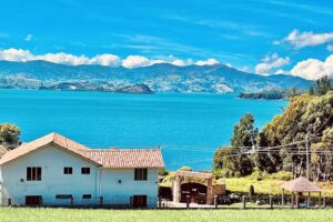CABA&Ntilde;A VALLE DE LA LAGUNA JACUZZI Y VISTA AL LAGO DE TOTA