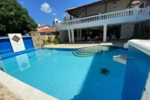 Caba&ntilde;a Villa Roma