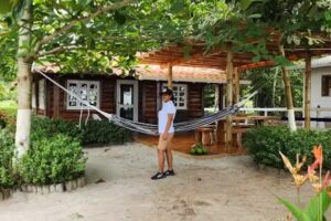 Caba&ntilde;as bar&uacute; playa