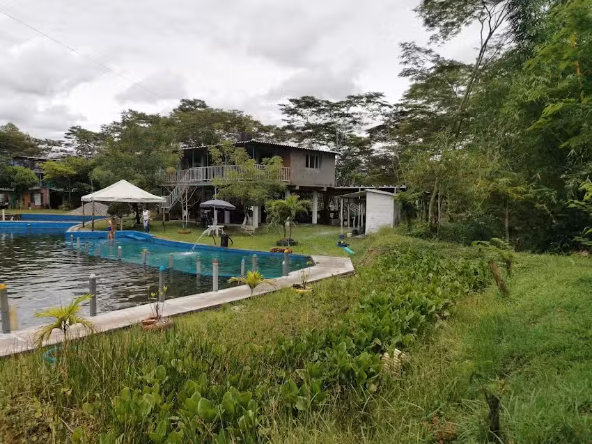 Caba&ntilde;as el lago