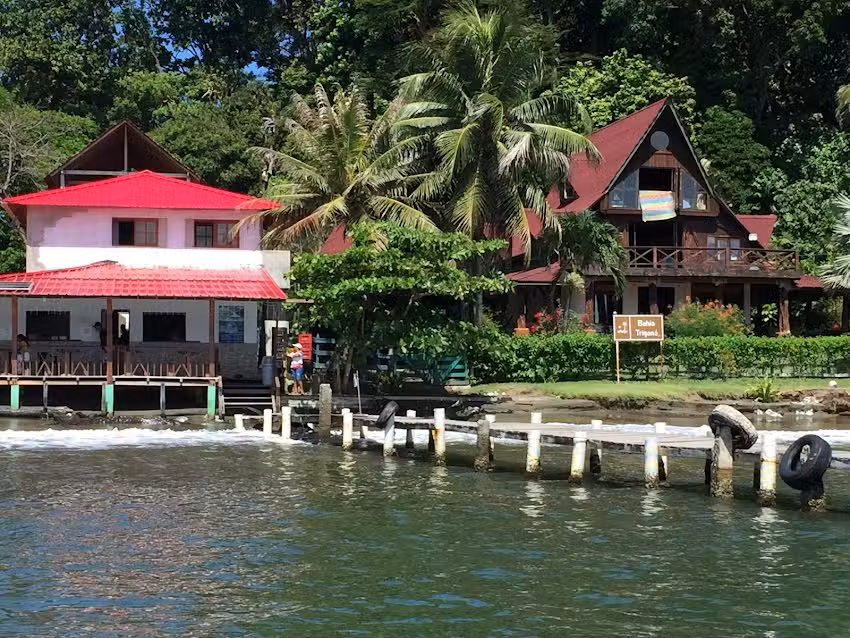 Caba&ntilde;as El Manglar