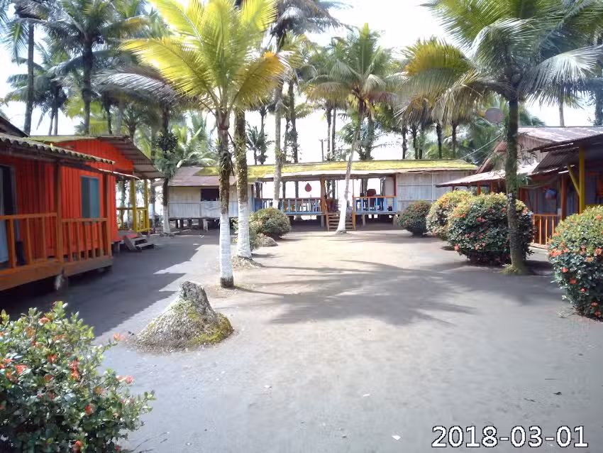 Caba&ntilde;as El Para&iacute;so