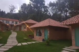 Caba&ntilde;as El Renacimiento by Indian Palace