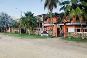 Caba&ntilde;as Las Acacias &ndash; Alojamiento de Playa en Tol&uacute; /Cove&ntilde;as