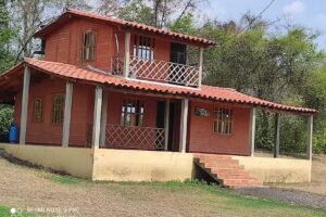 Caba&ntilde;as las Aguilas Doradas via agua de Dios K12 Manuel Norte