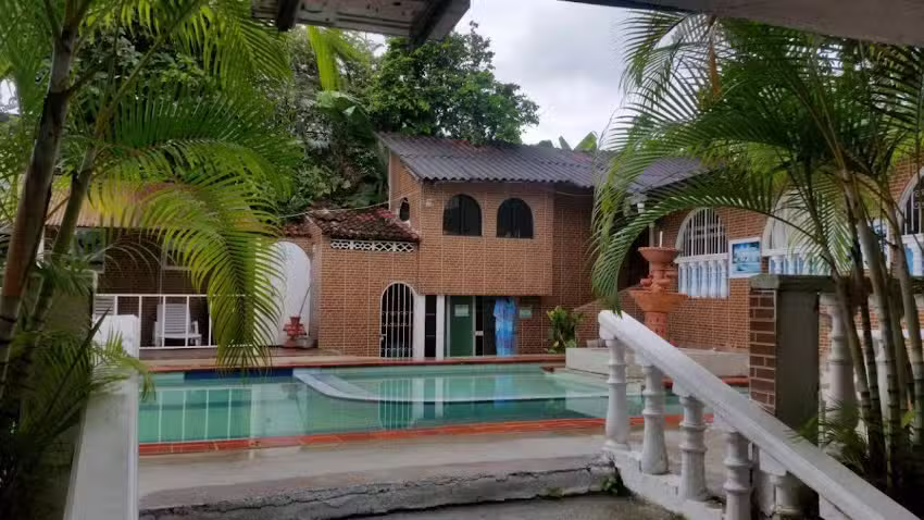 Caba&ntilde;as y Hotel Villa Chepa