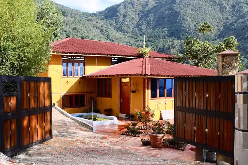 Cacique Candela Ecolodge y alojamiento rural.