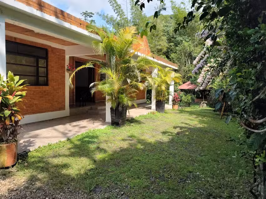 Cada quinta con piscina, Jacuzzi, Billar, Tejo