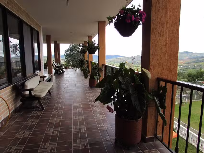 Campamento El Ed&eacute;n