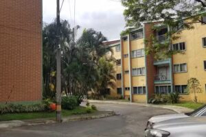 Carlos E. Restrepo Bloque 24