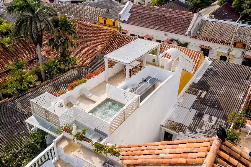 CASA AZZURRA LBH &ndash; 7 INFANTES &ndash; WALLED CITY