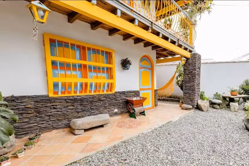 Casa de las Rocas Hostel