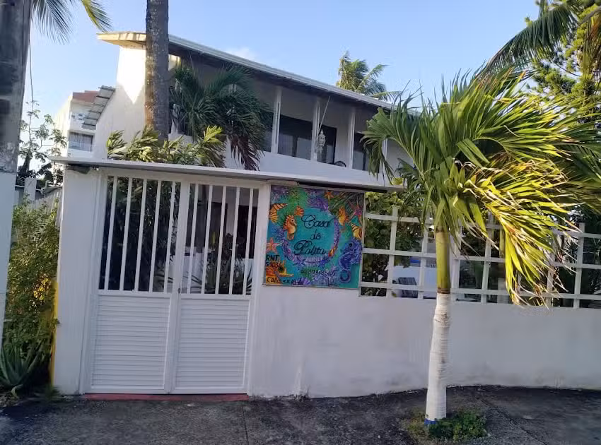 CASA DE POLITA ALOJAMIENTO