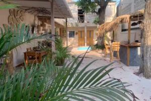 Casa Escond&iacute;a Hostel