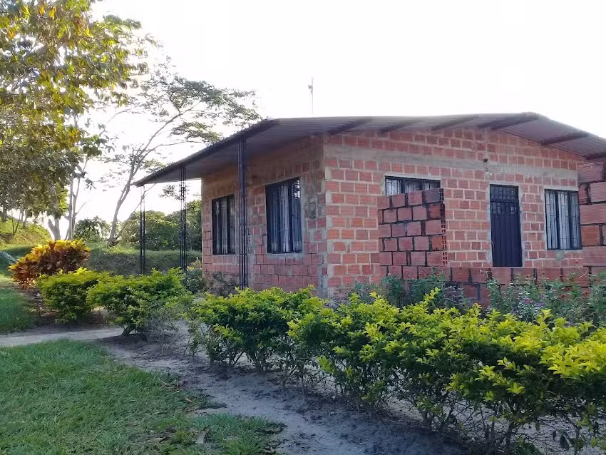 CASA FAMILIA FIERRO AYALA
