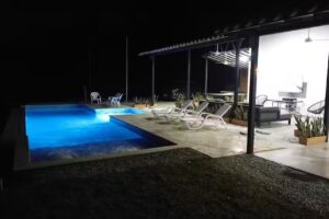 Casa Para&iacute;so Piscina Aire Acondicionado Wifi 24Pax