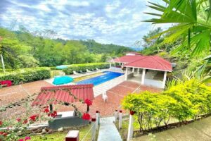 Centro Recreacional y Convenciones Tres Potrillos